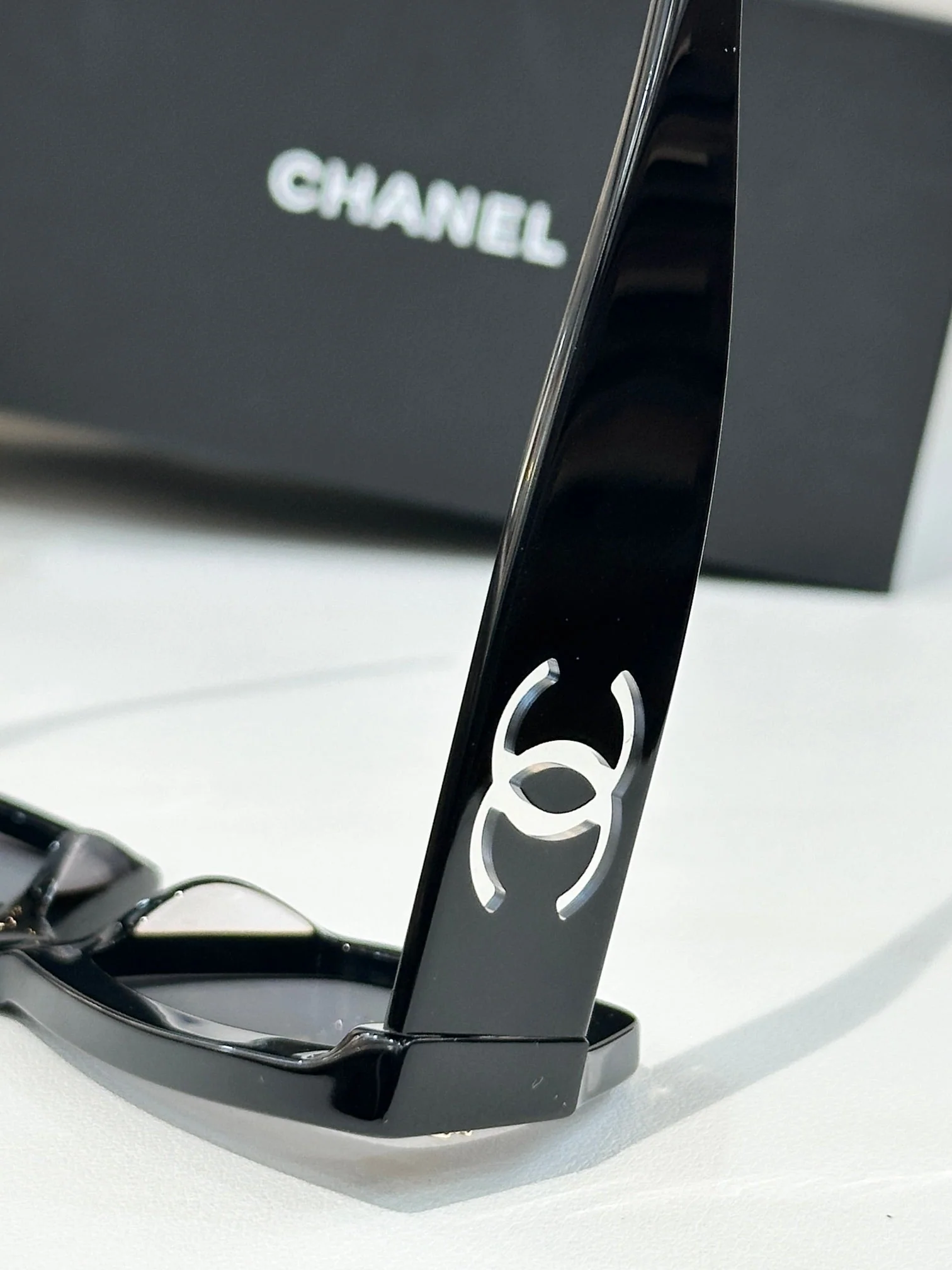 CAT EYE SUNGLASSES CH6313 IN ACETATE
