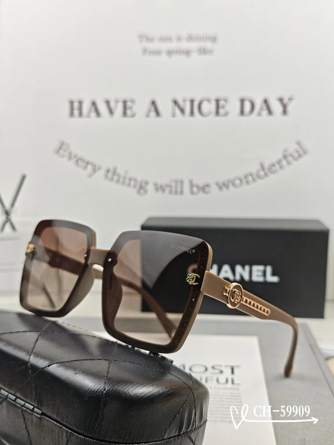 SQUARE SUNGLASSES 59909 IN BLACK TR FRAME WITH RESIN LENSES
