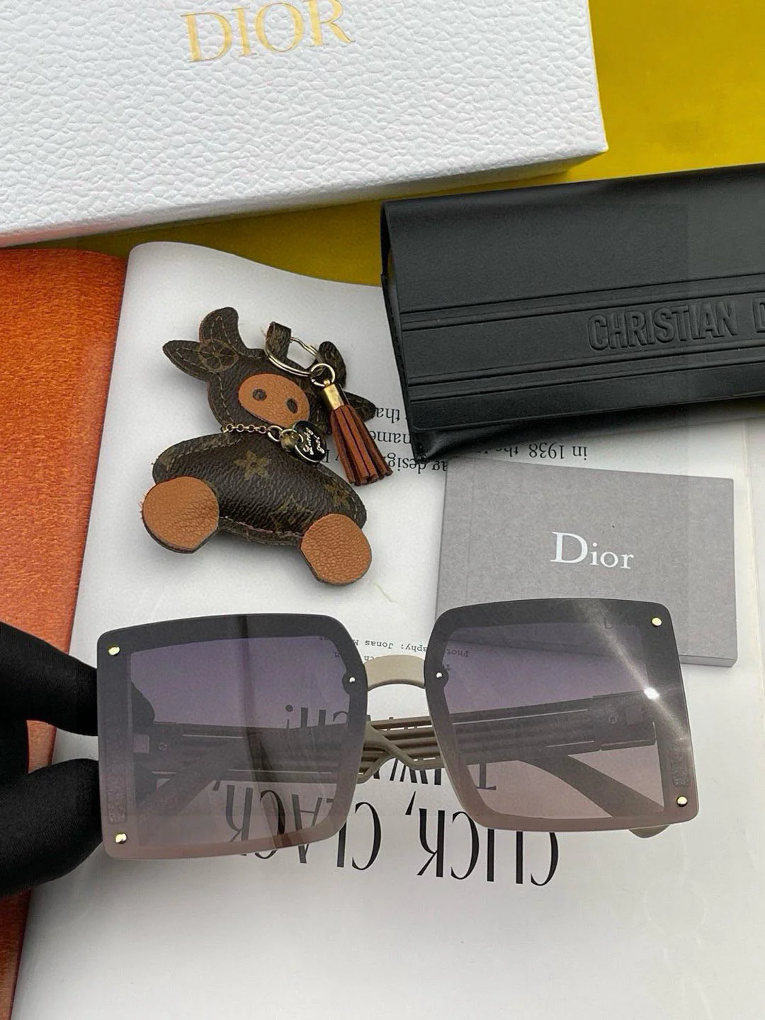 MONTAIGNE SUNGLASS D1297 IN ACETATE