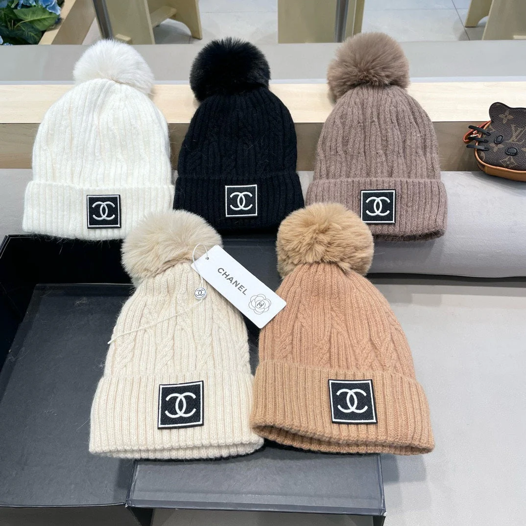 BEANIE HAT IN LIGHT BROWN WOOL 422175