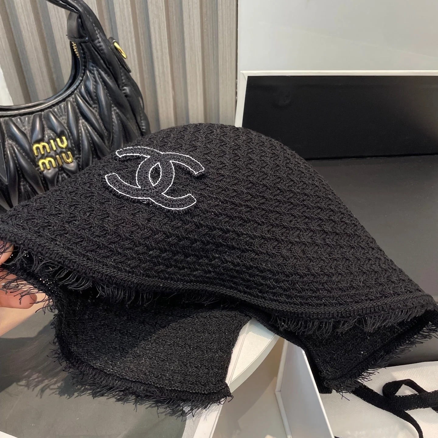 KNITTED BUCKET HAT BLACK 673882