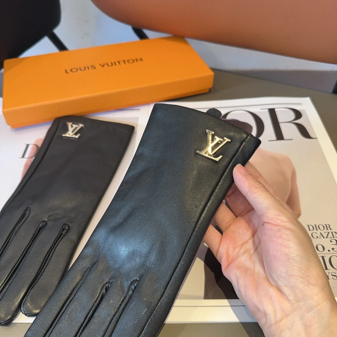 LV GLOVES IN BLACK LAMBSKIN 462302