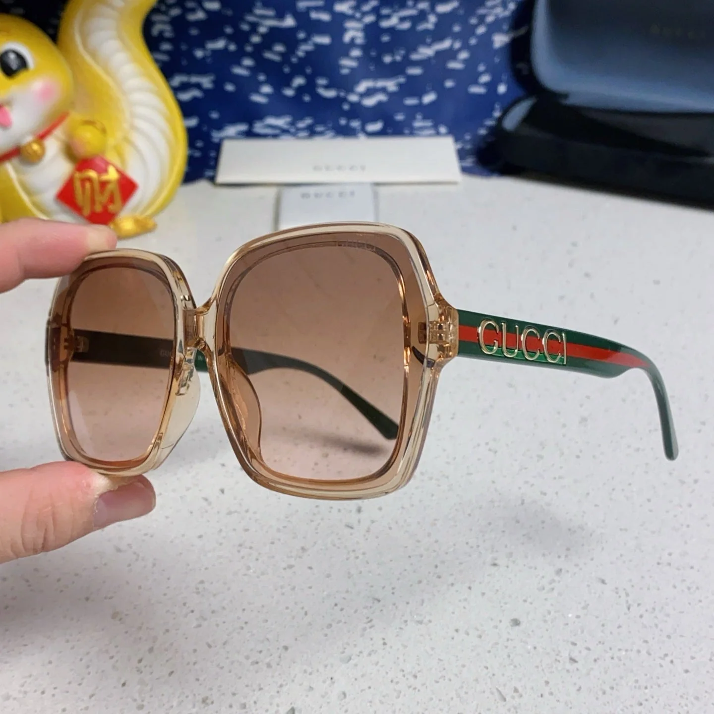 SQUARE FRAME SUNGLASSES 573309 IN ACETATE EMBOSSED LOGO