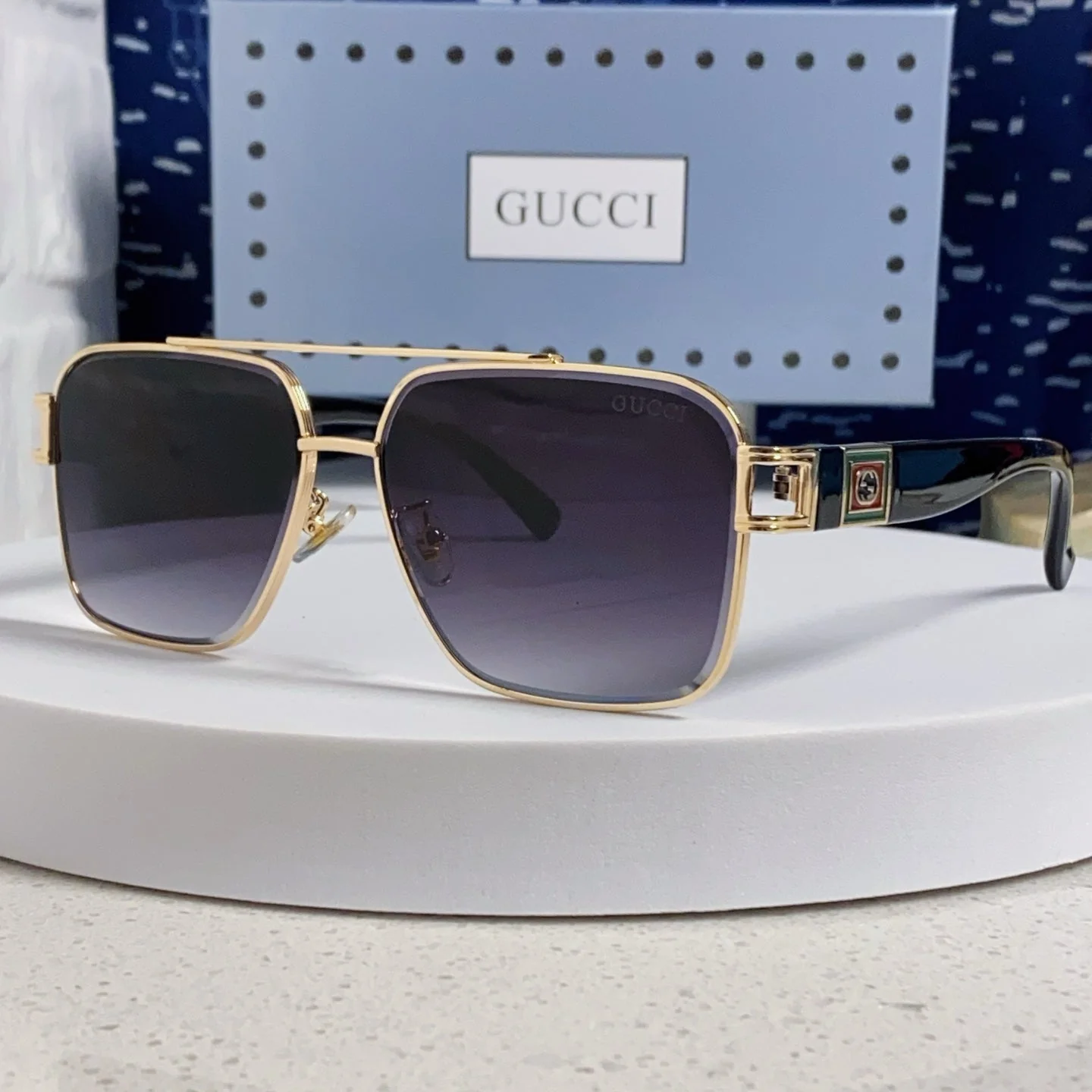 SQUARE FRAME SUNGLASSES 576906 IN METAL