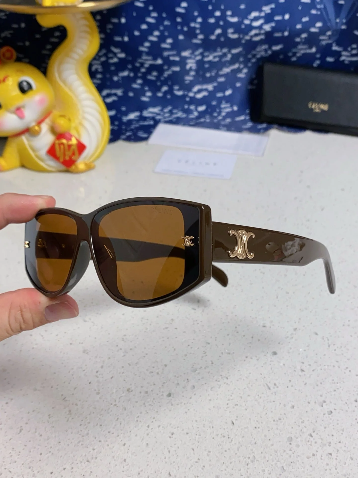 TRIOMPHE SUNGLASS 533219 IN CARAMEL ACETATE