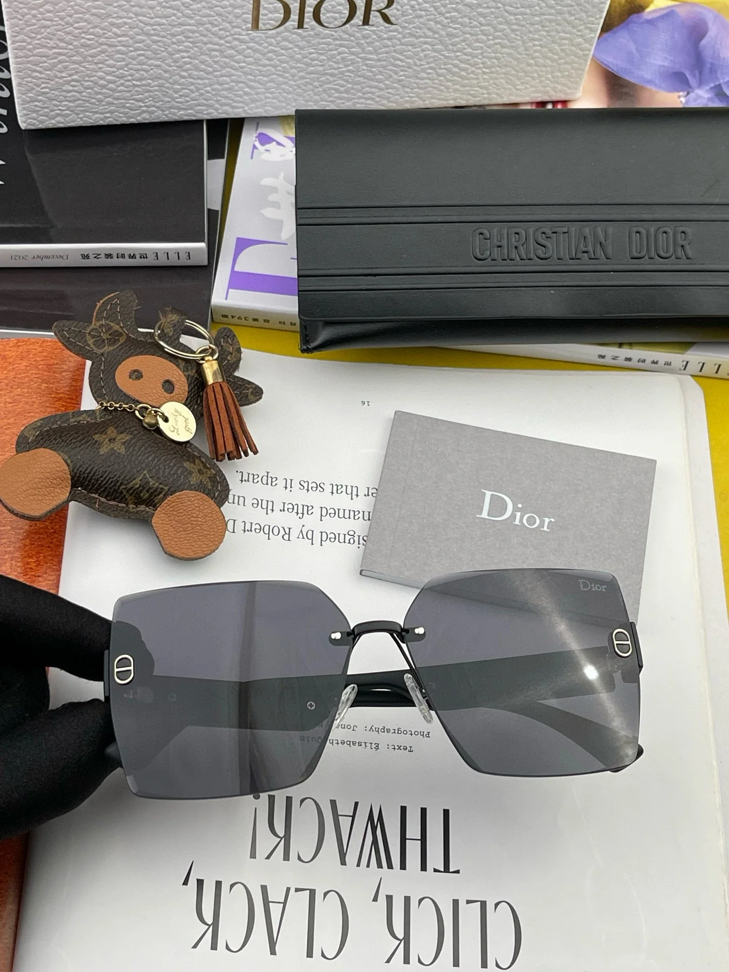 MONTAIGNE SQUARE SUNGLASS CD7159 IN ACETATE