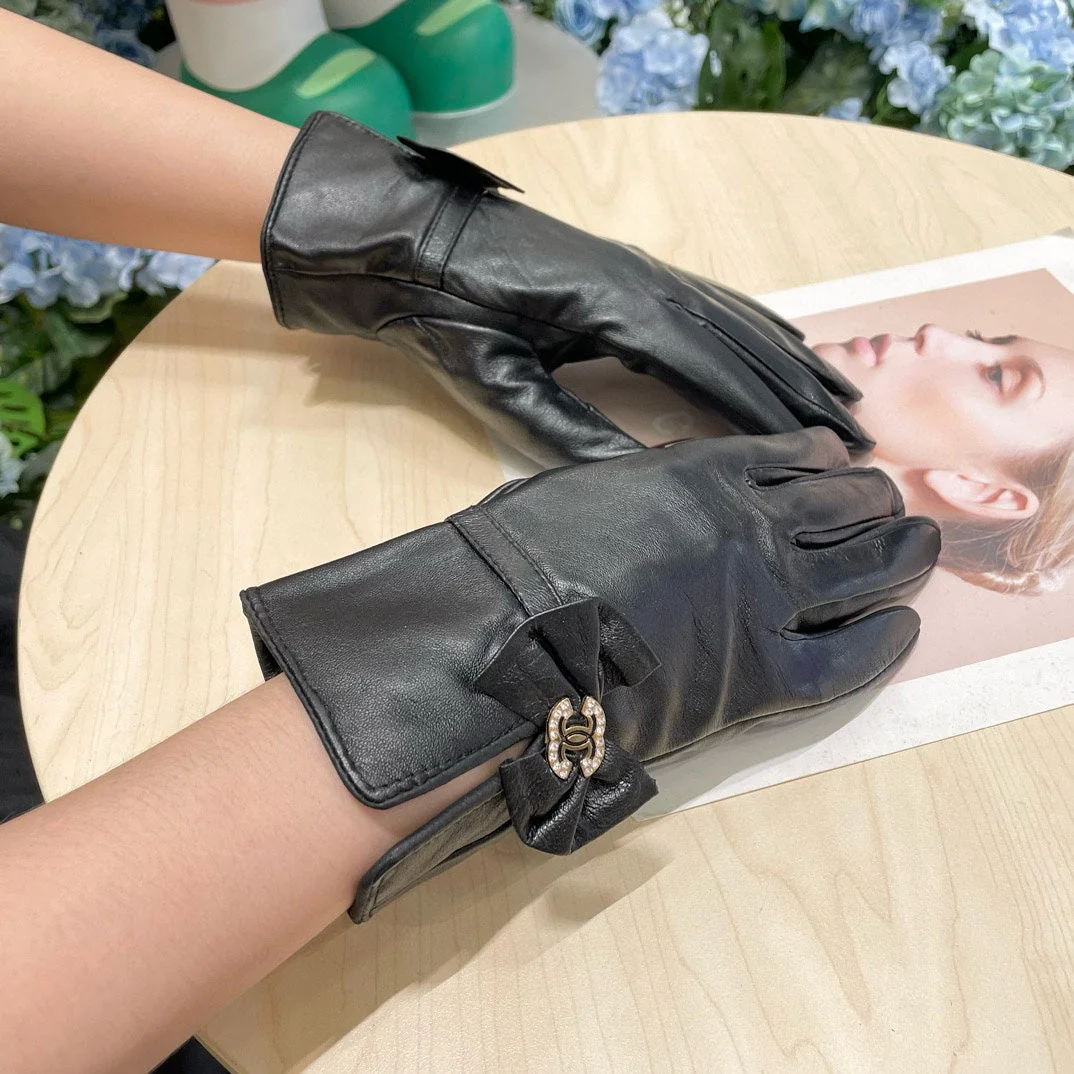 GLOVES IN BLACK LAMBSKIN 464978