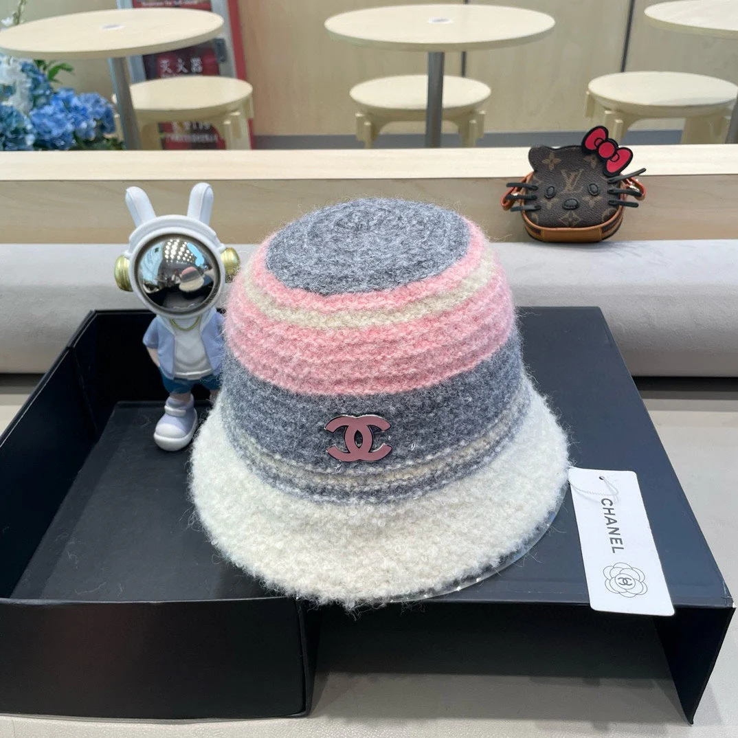 BUCKET HAT IN COLORFUL FLEECE 421128