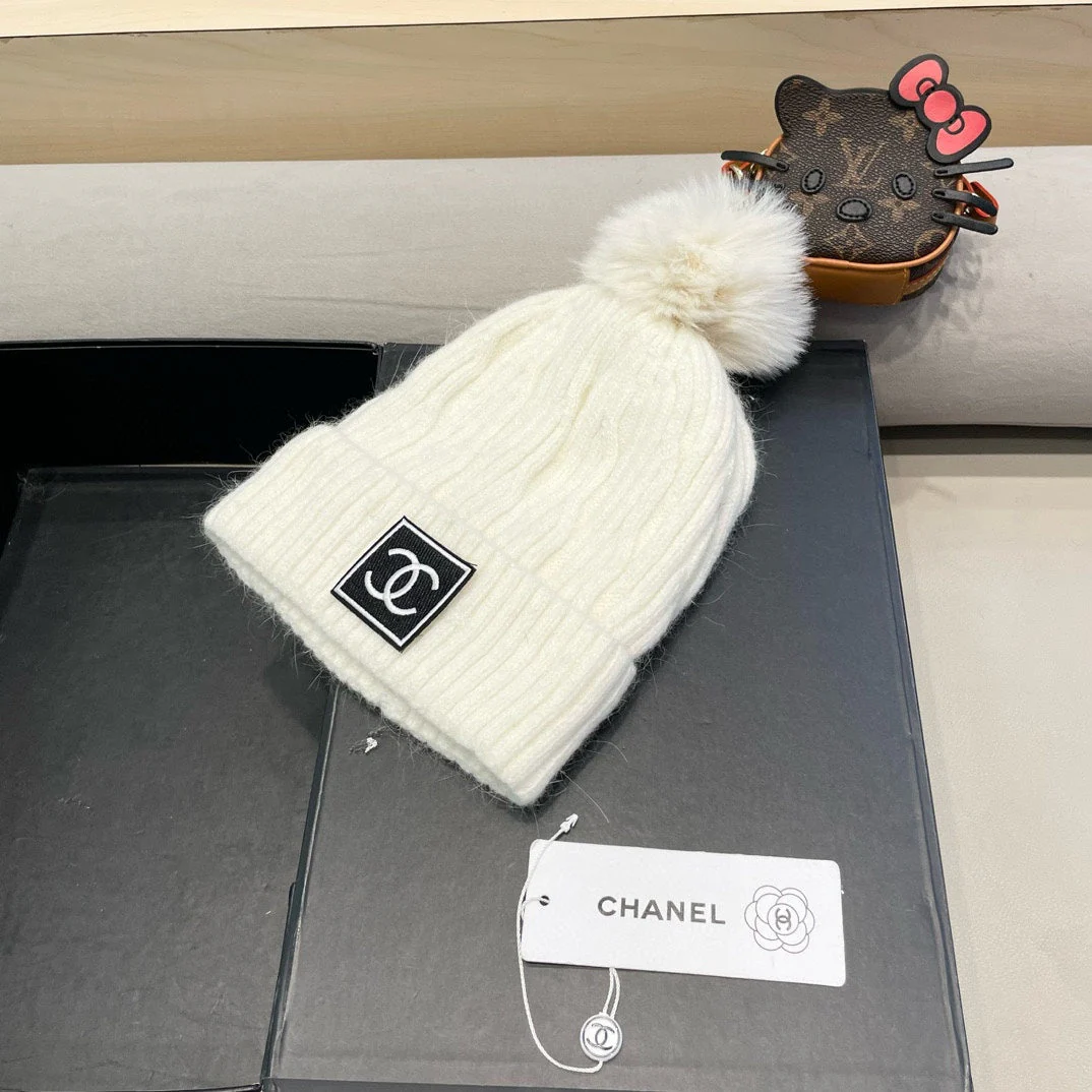 BEANIE HAT IN WHITE WOOL 422176