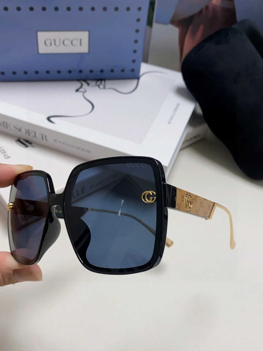 SQUARE FRAME SUNGLASSES  567447 IN ACETATE
