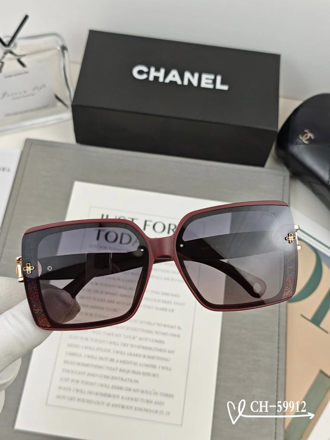SQUARE SUNGLASSES 59912 IN ACETATE