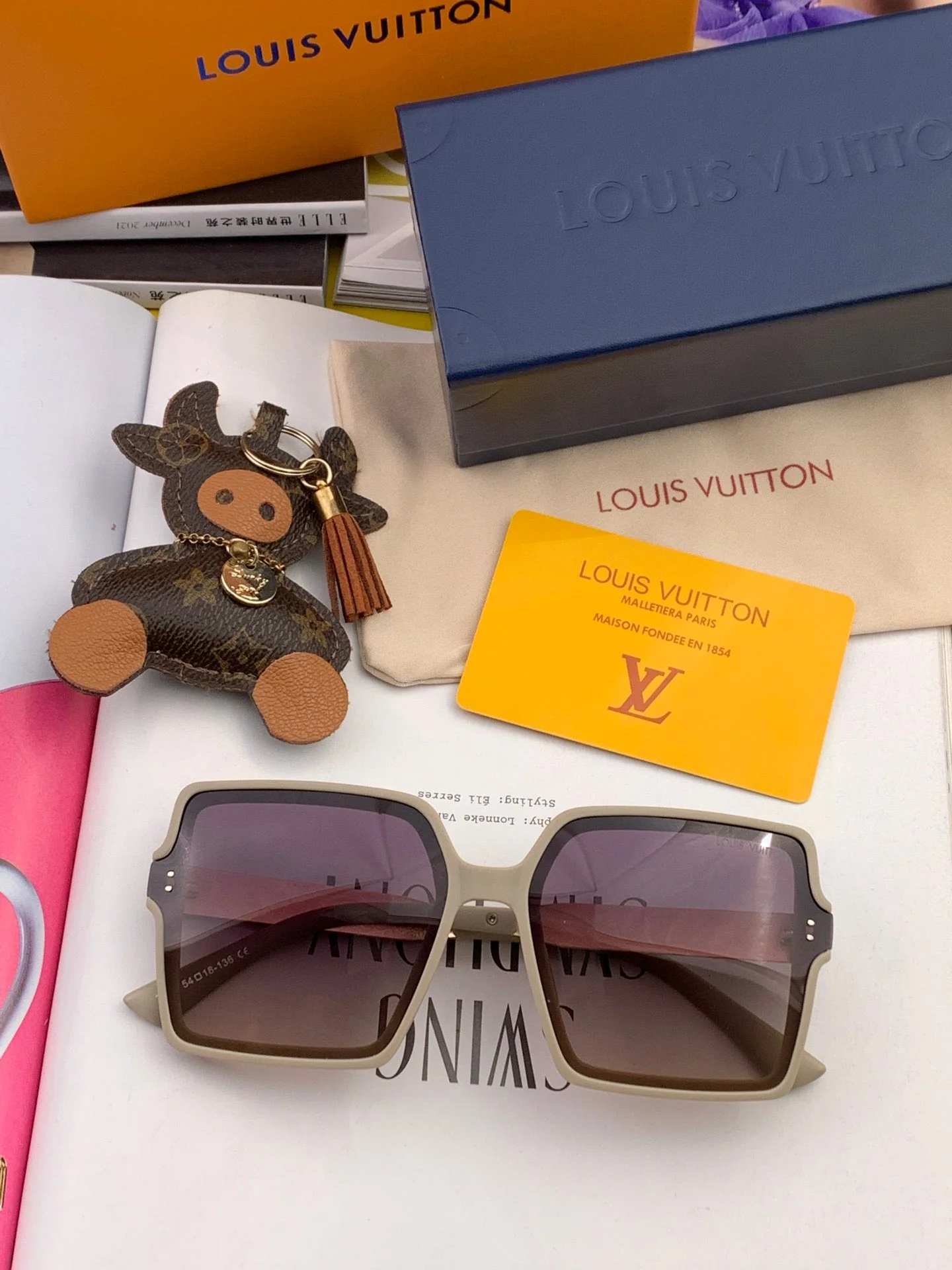 SQUARE SUNGLASSES L1577 IN ACETATE