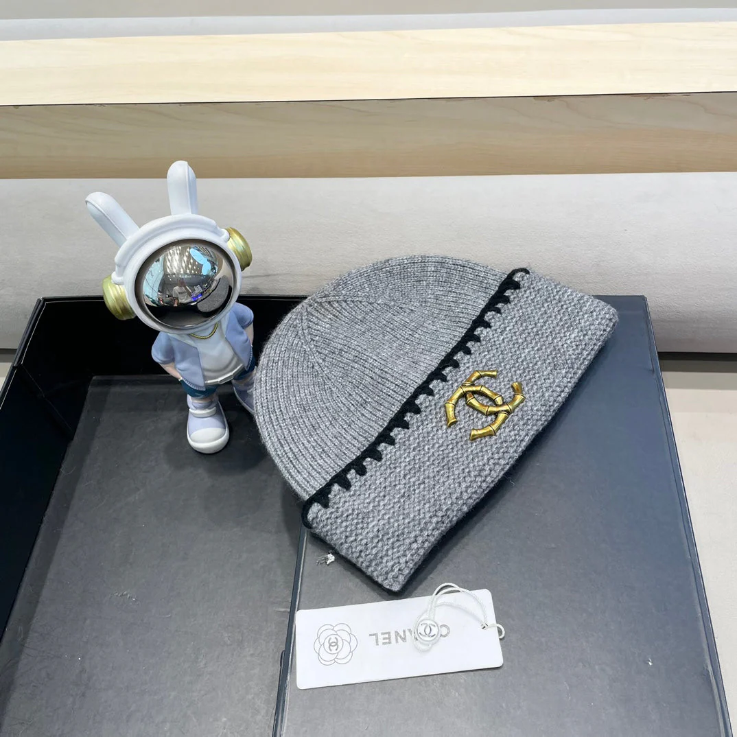BEANIE HAT IN COAL GRAY WOOL 419780