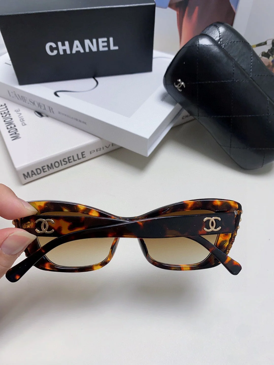 CAT EYE SUNGLASSES 632699 IN HAVANA ACETATE EMBOSSED PEARL