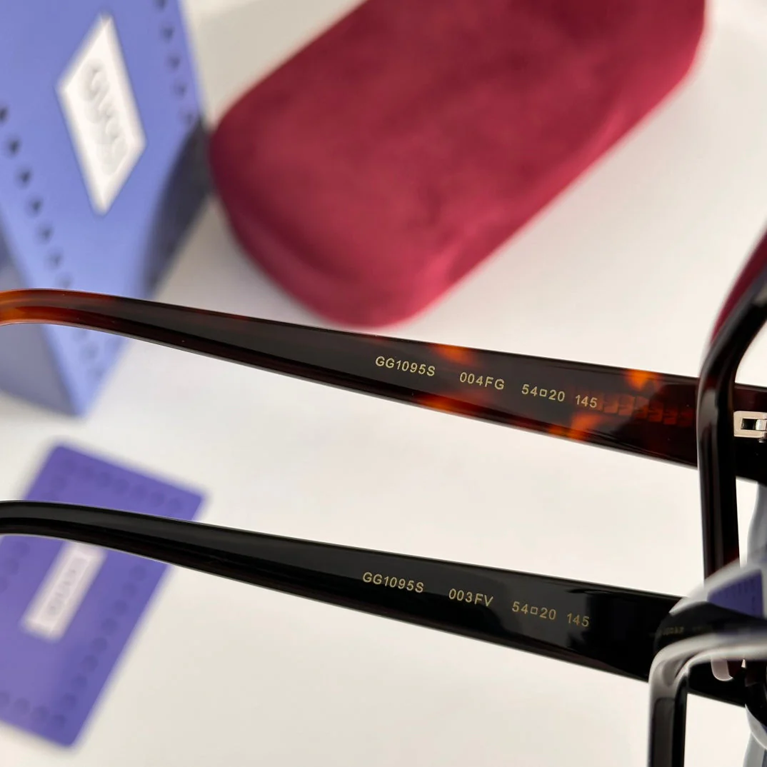 CRYSTAL STUDDED CAT-EYE FRAME SUNGLASSES GG1095S IN ACETATE