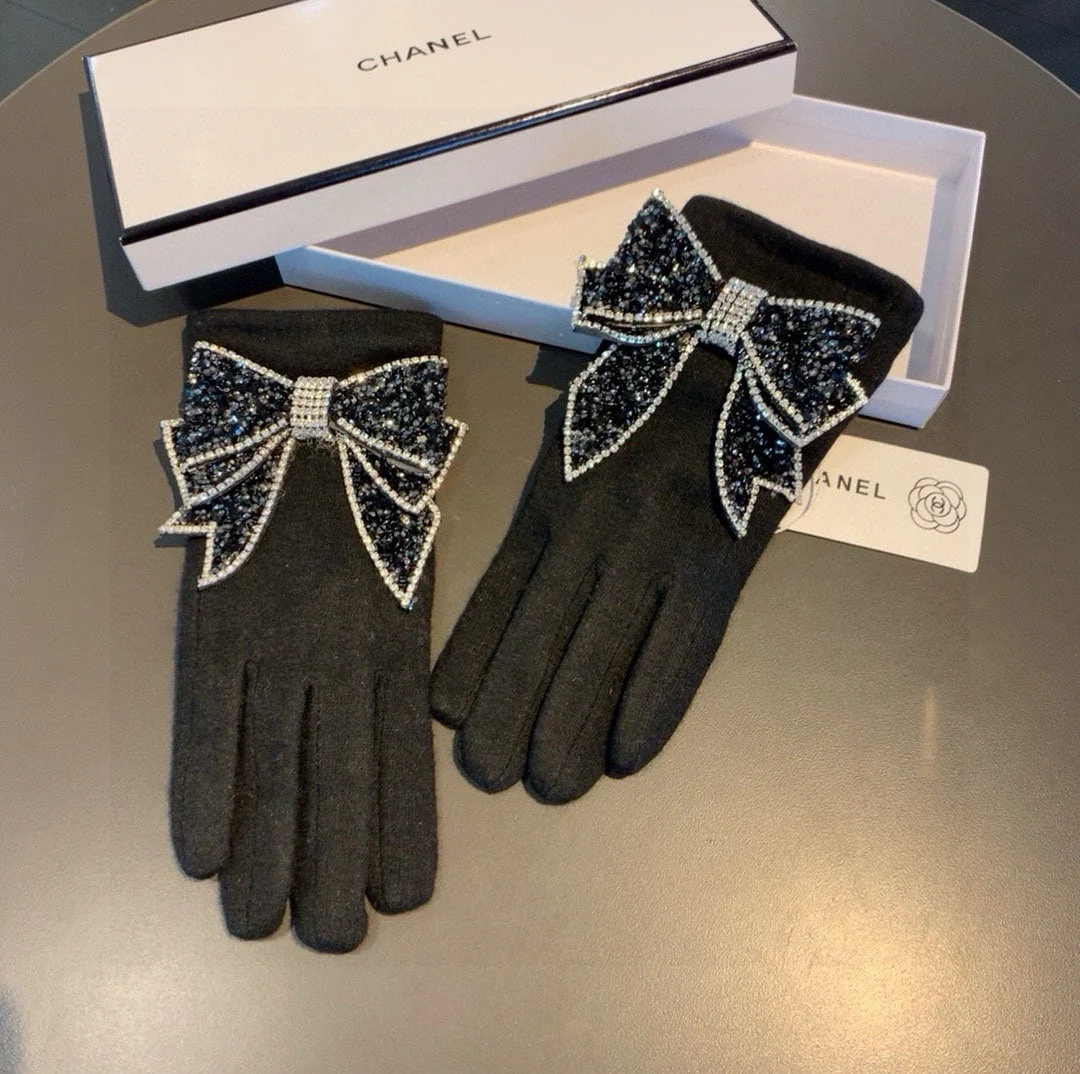 GLOVES IN BLACK WOOL WITH RHINSTONES 429247