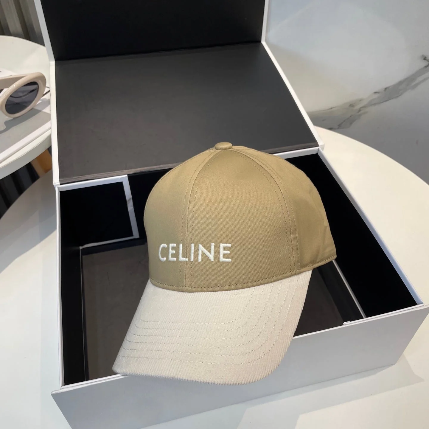 BASEBALL CAP MODEL 652408 IN OLIVE GREEN AND WHITE FABRIC