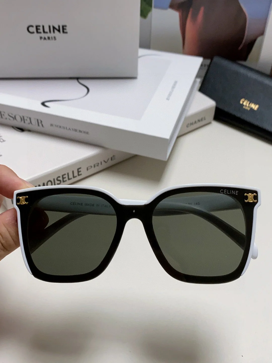 TRIOMPHE SUNGLASSES 552775 IN WHITE ACETATE TEXT LOGO