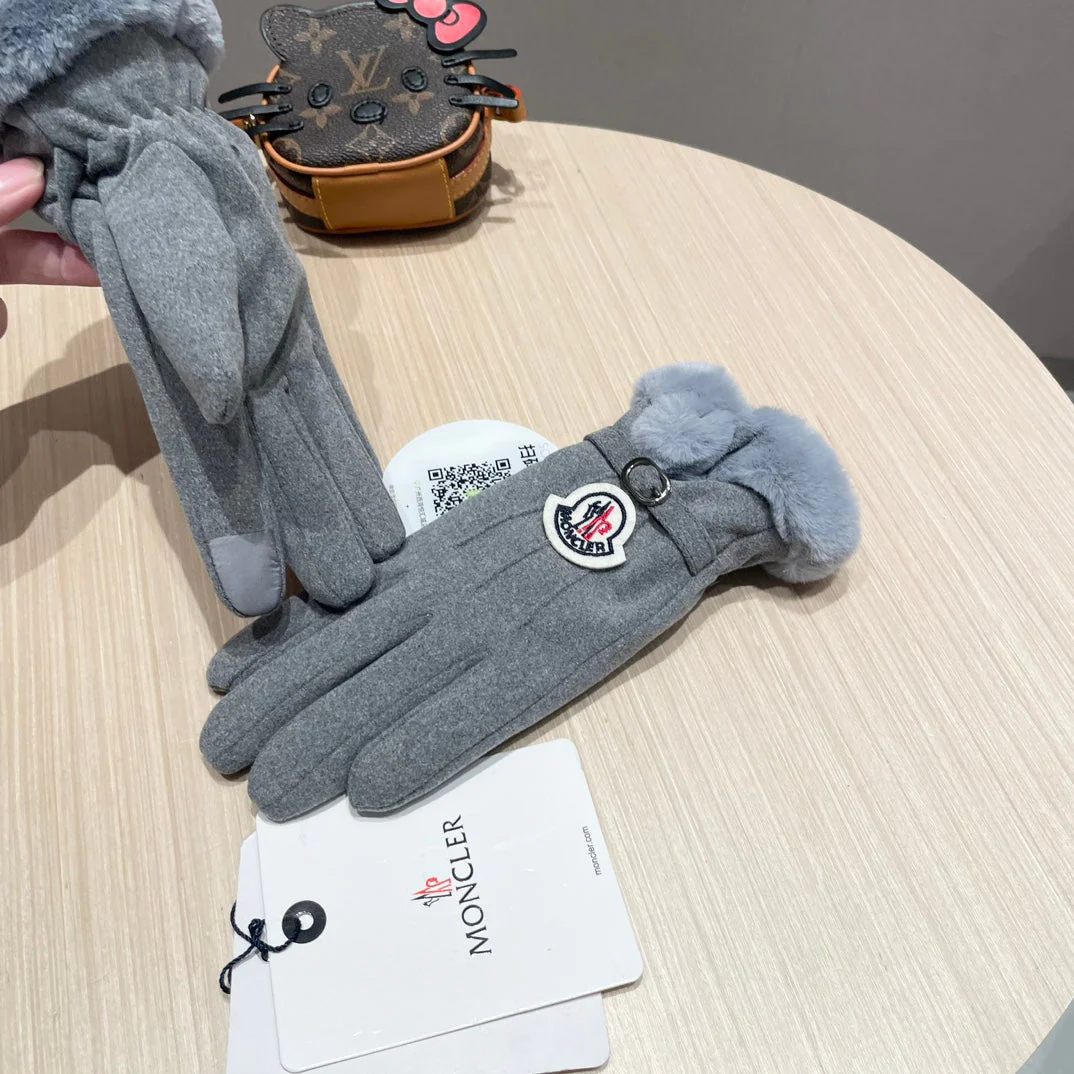 GLOVES IN COOL GRAY WOOL WITH RABBIT FUR 439080