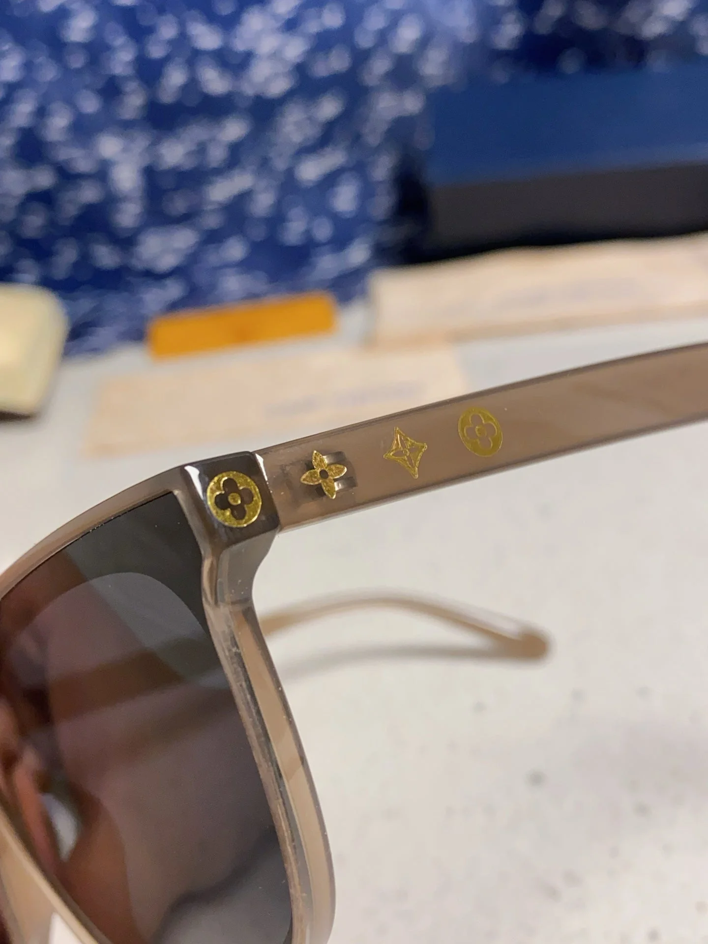 CAT EYE SUNGLASSES 571648 IN BEIGE CLEAR ACETATE