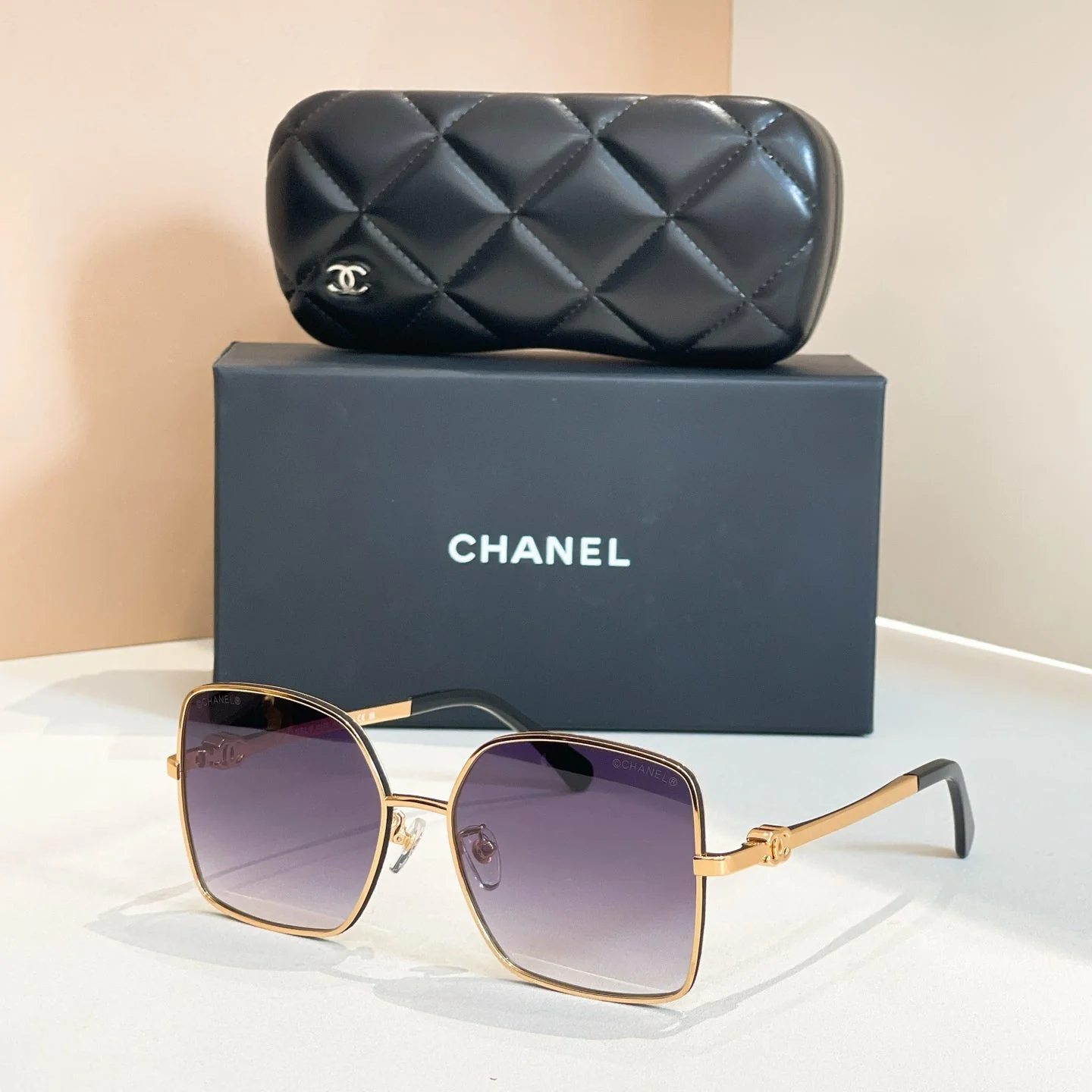 SQUARE SUNGLASSES CH4288Q IN METAL