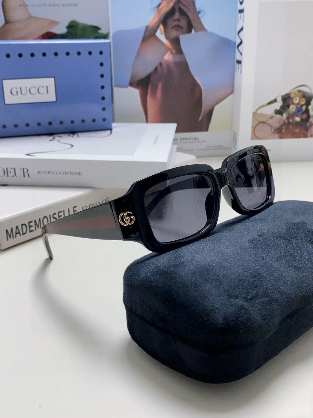 RECTANGULAR FRAME SUNGLASSES 570237 IN ACETATE