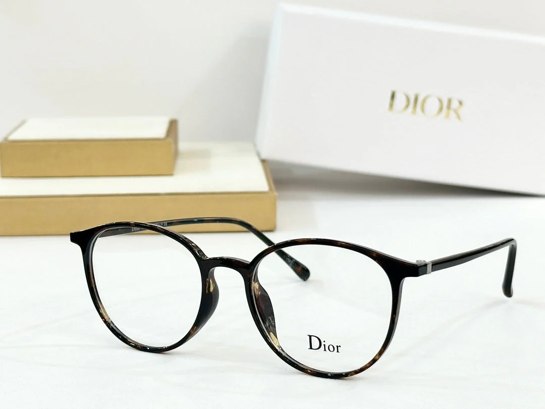 MONTAIGNE SUNGLASS CD S17F IN ACETATE
