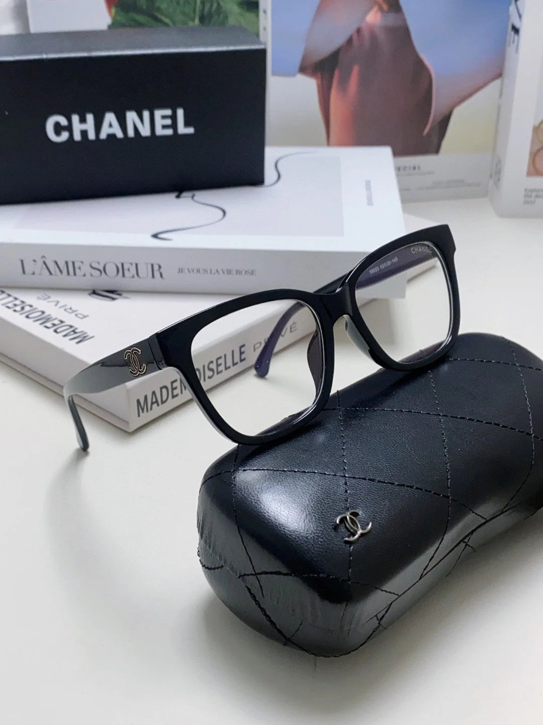 SQUARE SUNGLASSES 632890 IN BLACK ACETATE
