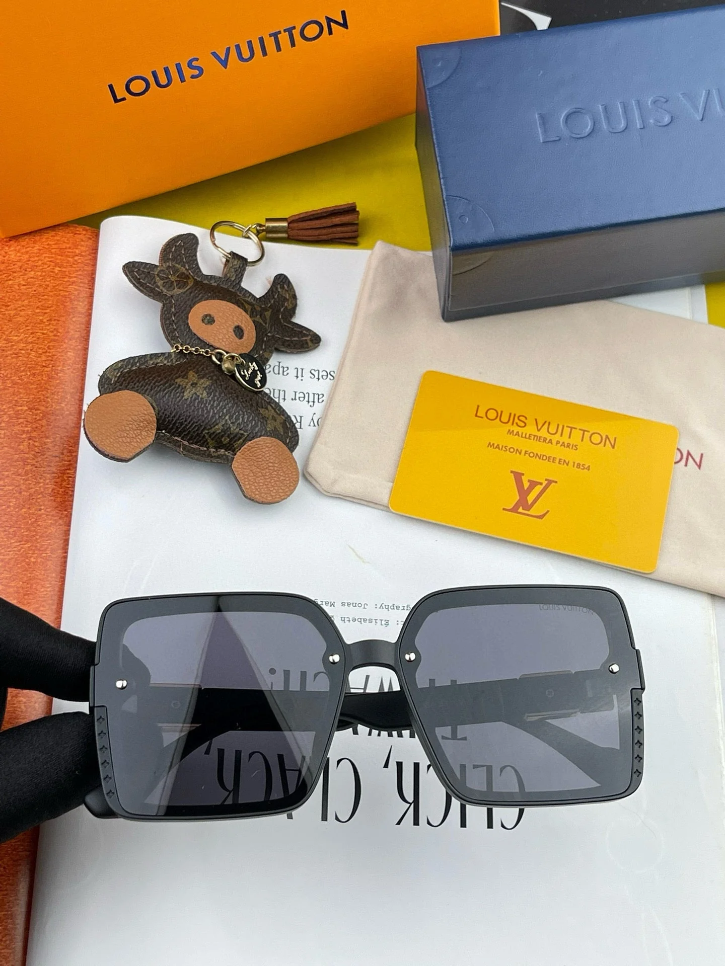 LARGE SQUARE SUNGLASS L1845 IN ACETATE