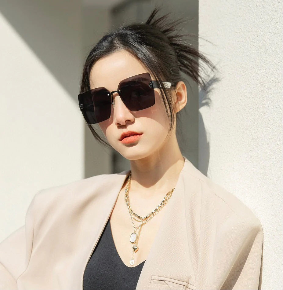 MONTAIGNE SQUARE SUNGLASS CD7159 IN ACETATE