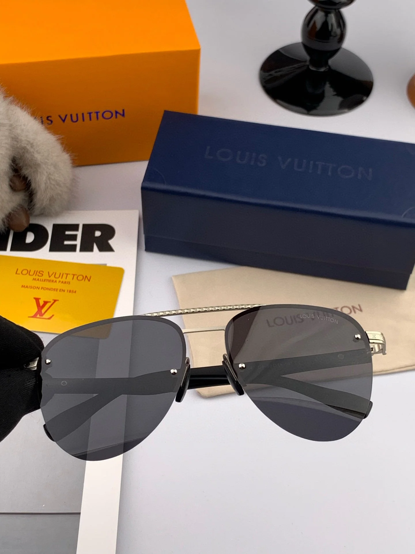 PILOT SUNGLASSES L780664 IN METAL BLACK LENSES