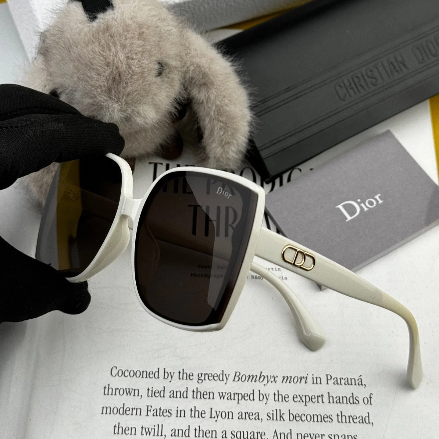 MONTAIGNE SUNGLASS CD3311 IN ACETATE