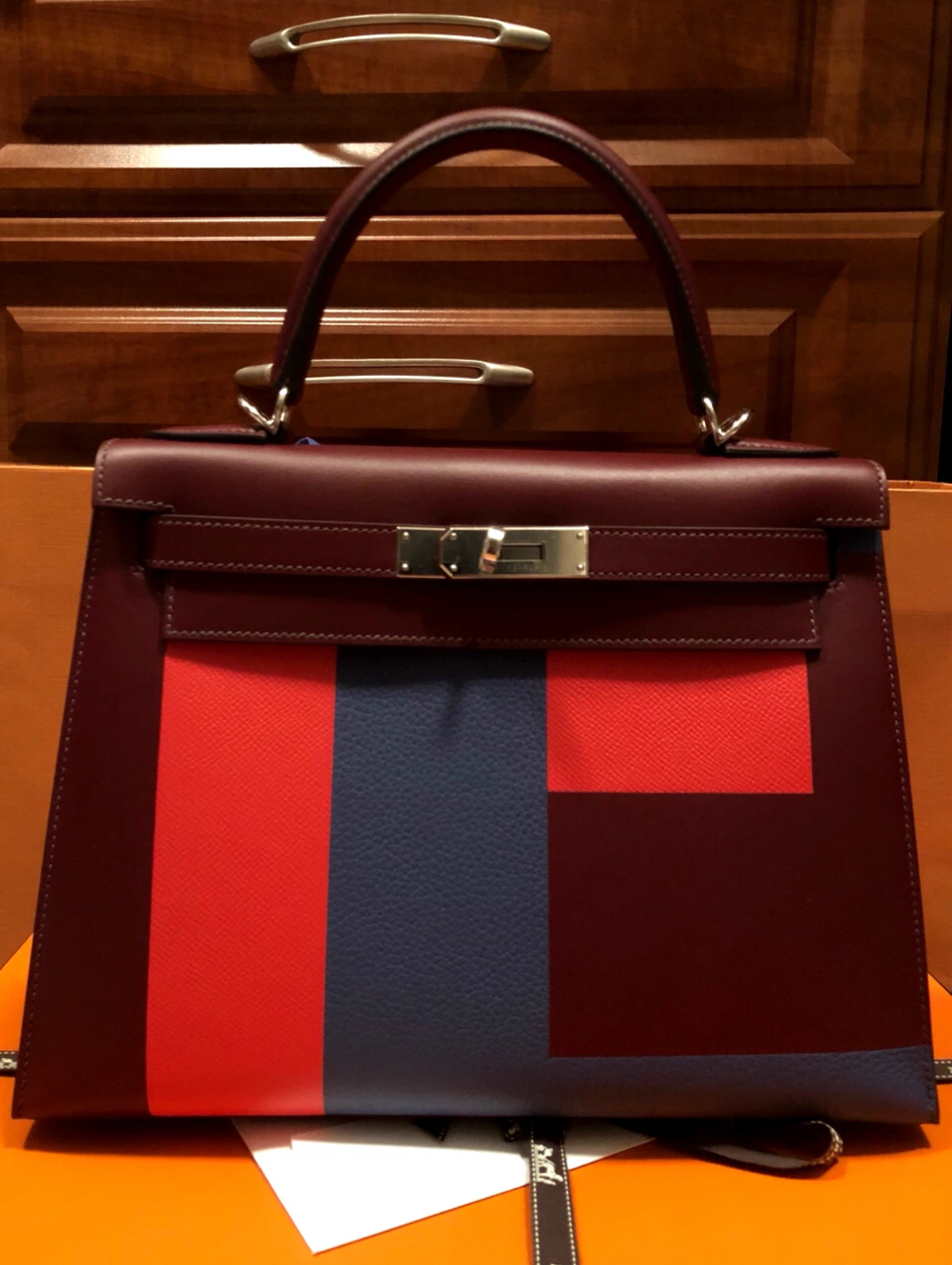 Kelly 28-32 Letter Bag E Wine Red Custom