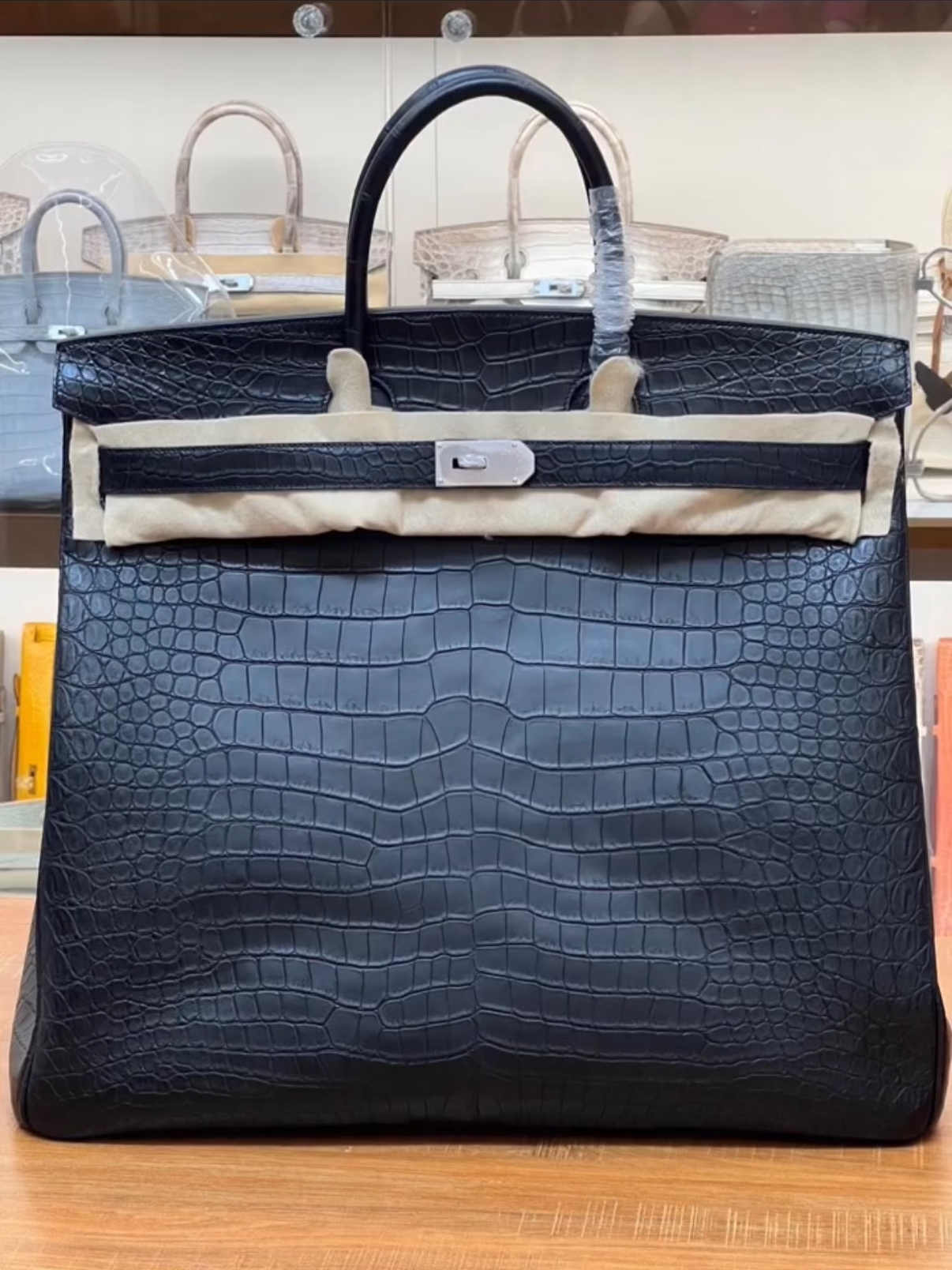 Hac 40-50 Black matte crocodile leather custom