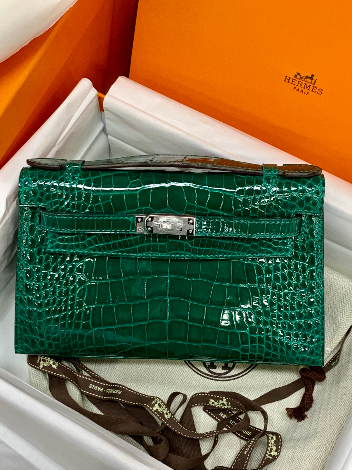 Kelly 1 American Emerald Green Shiny Silver Buckle