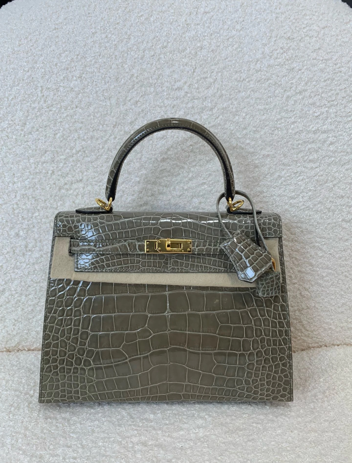 Kelly 25-28 turtledove grey crocodile leather
