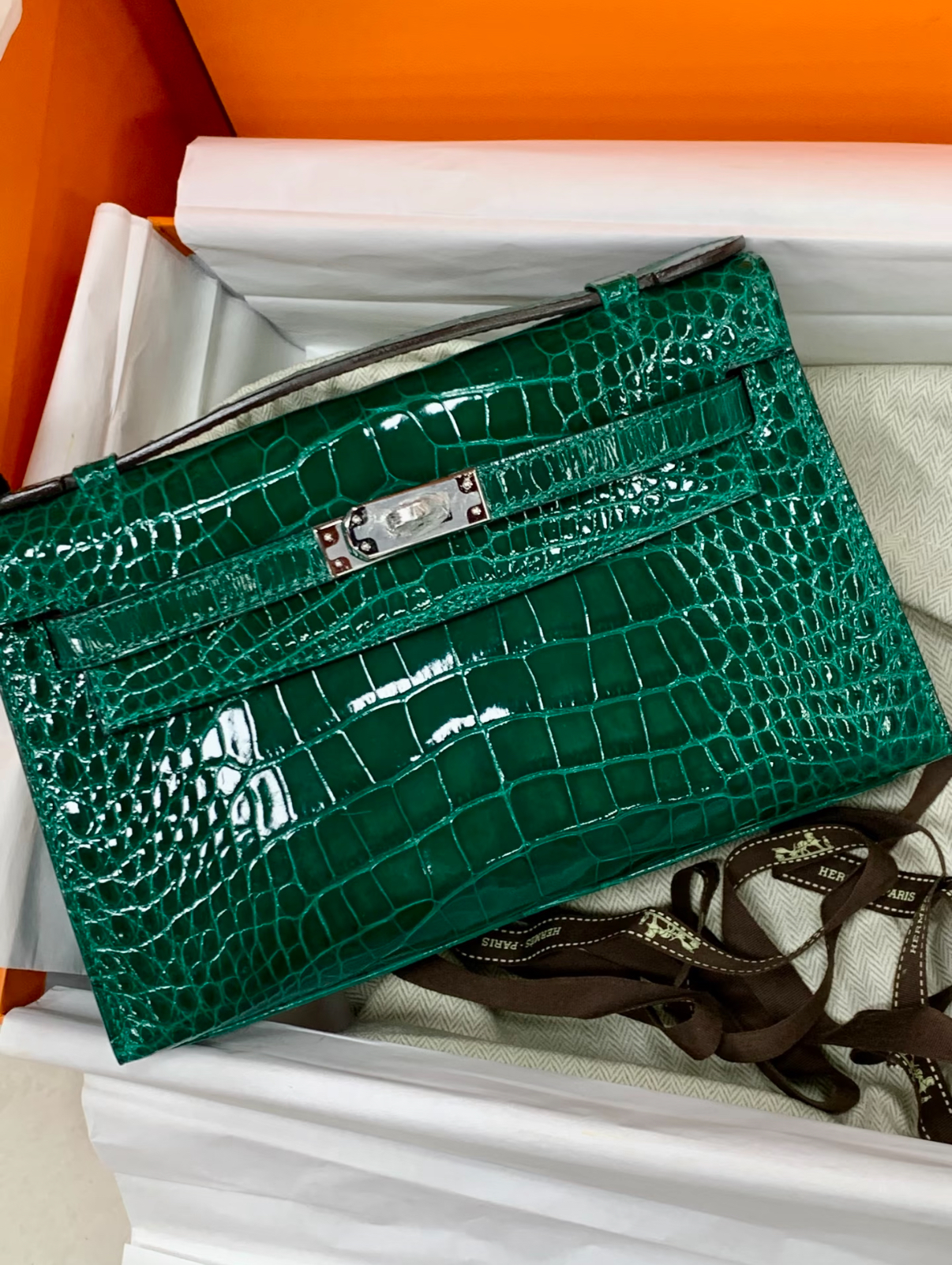 Kelly 1 American Emerald Green Shiny Silver Buckle