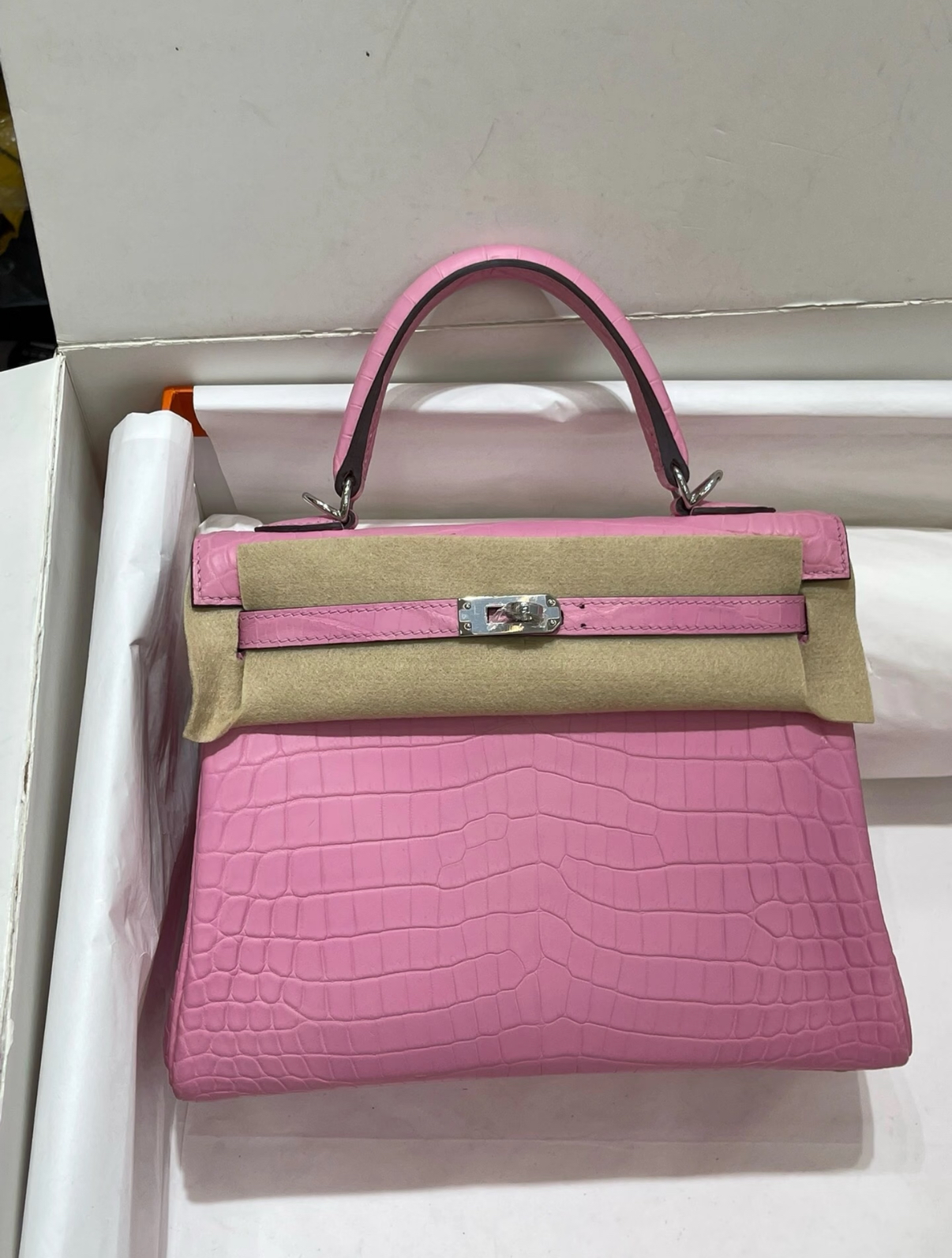Kelly 25-28 cherry pink silver buckle and crocodile leather