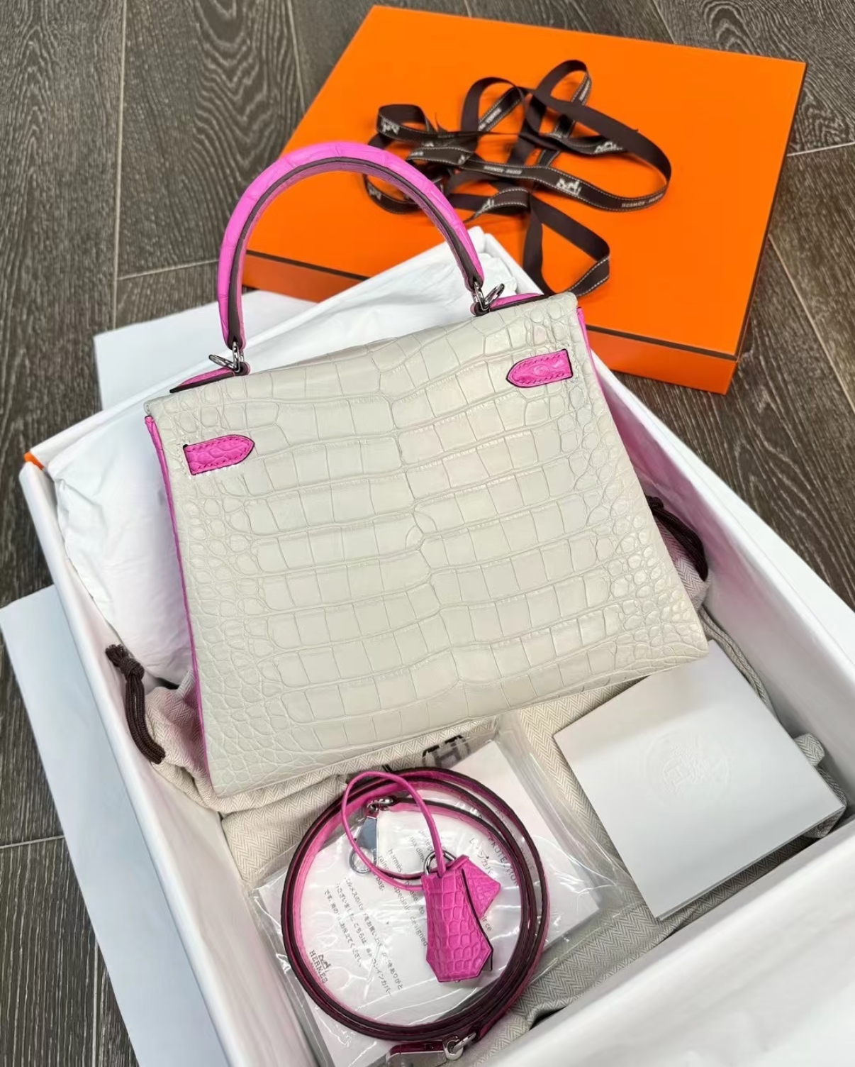 Crocodile Colorblock Kelly 25-35cm Inseam 💕