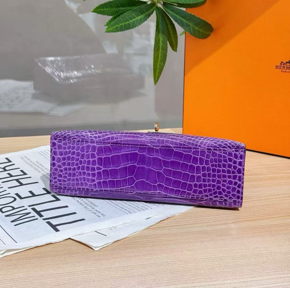 mini Kelly 1 generation purple shiny crocodile leather with gold buckle