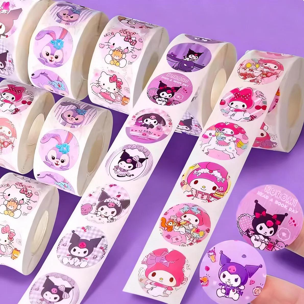 Hello Kitty Classic Roll & Booklet – 200+ Timeless Red-Bow Stickers
